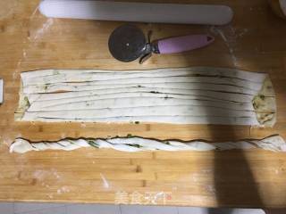 䓤油手撕饼的做法步骤：10