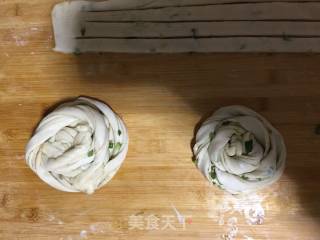 䓤油手撕饼的做法步骤：13