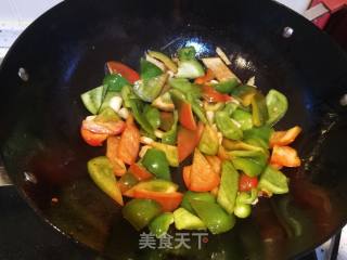 圆椒炒肉片的做法步骤：4