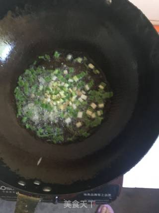 青椒炒虾皮的做法步骤：4