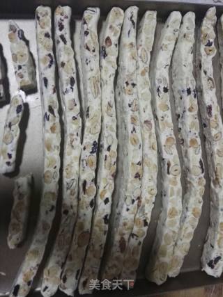 花生蔓越莓牛轧糖的做法步骤：4