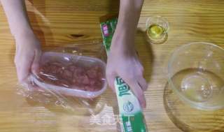 女生越吃越亮白，令人尖叫的东洋肉馅糕！的做法步骤：3