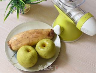 鲜藕梨汁的做法步骤：1