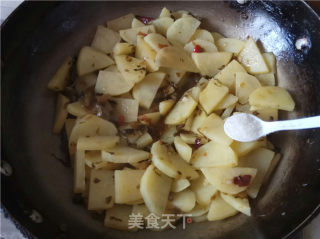 酸菜土豆片的做法步骤：8