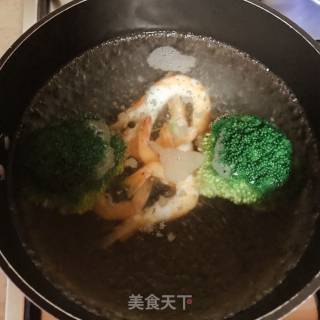 鲜虾上汤干丝的做法步骤：2