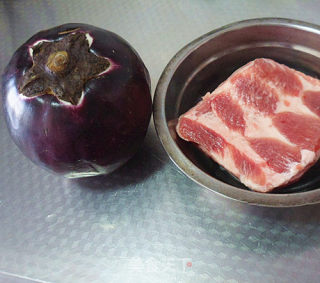 五花肉片烧茄子的做法步骤：1