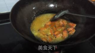 虾仁焖南瓜的做法步骤：4
