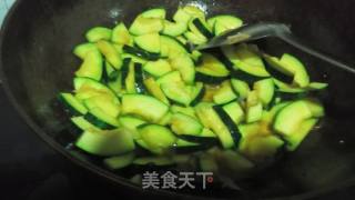 虾仁焖南瓜的做法步骤：7