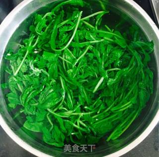 萝卜缨包子的做法步骤：2