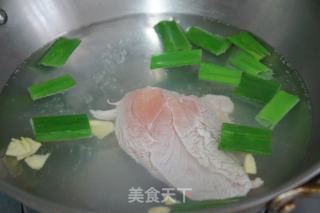 凉拌鸡丝的做法步骤：1