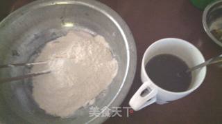 芝麻卷肉包的做法步骤：3