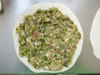 馅大皮脆的青椒猪肉馅饼的做法步骤：4