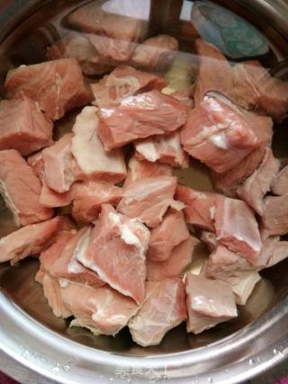 红烧牛肉的做法步骤：1