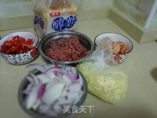 土司包披萨的做法步骤：1