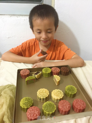 高颜值的广式月饼的做法步骤：22