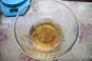 莲蓉蛋黄月饼的做法步骤：6