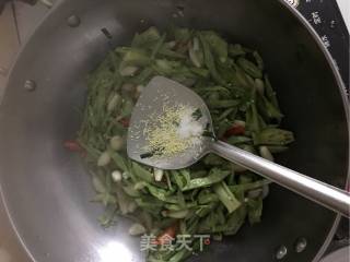 秋葵炒扁豆的做法步骤：6