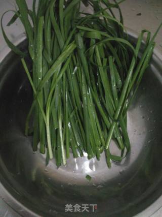 韭菜鸡蛋煎饼的做法步骤：1