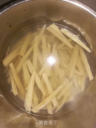 腐竹拌黄瓜的做法步骤：3