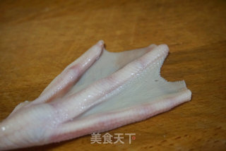 酸萝卜鸭掌汤的做法步骤：2