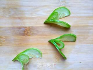 黄瓜青枣拼盘的做法步骤：3