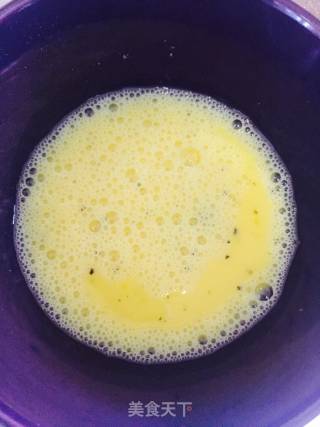牛油果鸡蛋鱼肠三文治的做法步骤：2