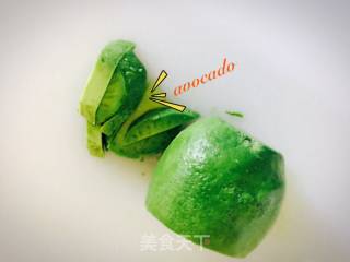 牛油果鸡蛋鱼肠三文治的做法步骤：5