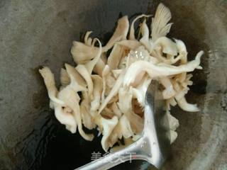 蛋饺炖蘑菇的做法步骤：4