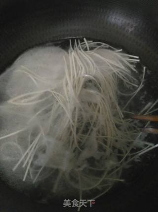 西红柿鸡蛋面的做法步骤：8