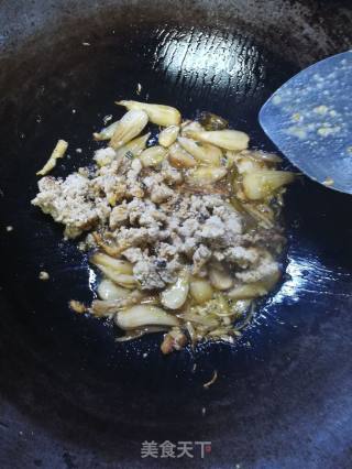 泡菜炒红薯粉的做法步骤：7