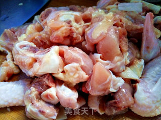 川辣土豆烧鸡块的做法步骤：2