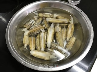 盐焗蛏子的做法步骤：1