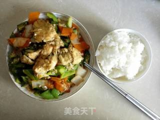 杂炒秋葵（洋葱胡萝卜青椒炒鸡蛋）的做法步骤：26