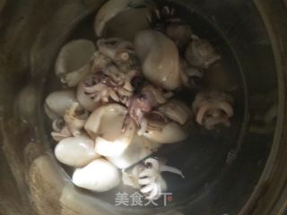 爆炒墨鱼仔的做法步骤：2