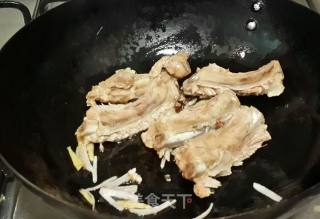 砂锅排骨白菜粉丝煲的做法步骤：4