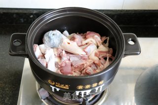 砂锅啤酒鸭的做法步骤：5
