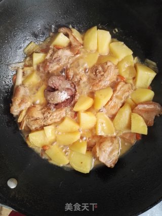 土豆炖兔肉的做法步骤：11