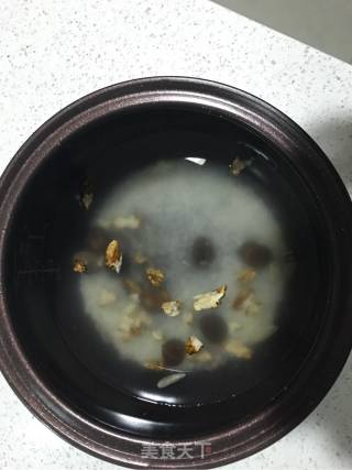 核桃栗子百合粥的做法步骤：2