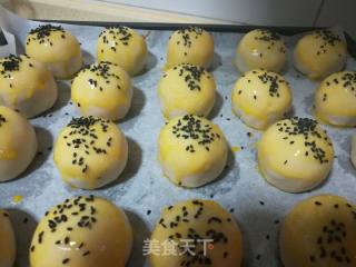 美味蛋黄酥(20个)的做法步骤：9