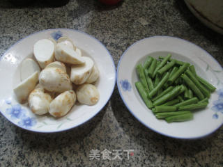 梅豆炒芋艿的做法步骤：1