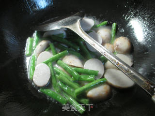 梅豆炒芋艿的做法步骤：7