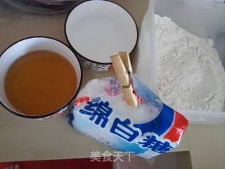 蛋黄酥的做法步骤：1