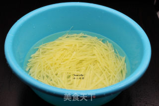 土豆丝饼的做法步骤：2