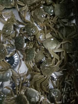 清蒸大闸蟹的做法步骤：1