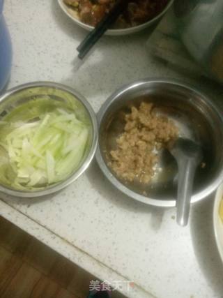 香葱蛋包的做法步骤：1