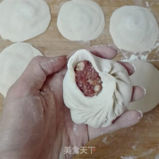 牛肉洋葱馅饼的做法步骤：5
