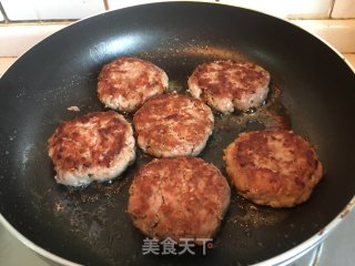 鹅肝酱牛肉汉堡的做法步骤：16