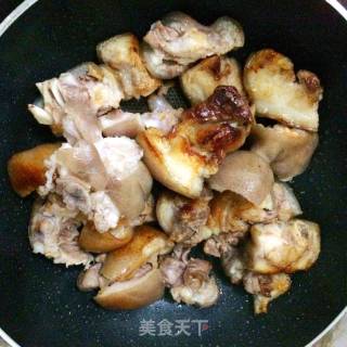 红烧猪脚的做法步骤：4