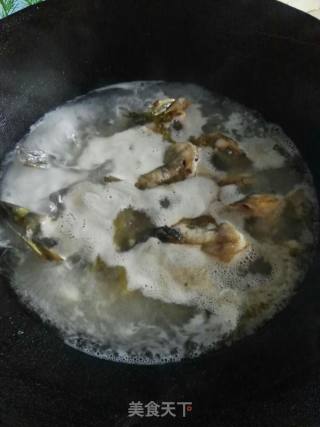 黄颡鱼汤的做法步骤：8