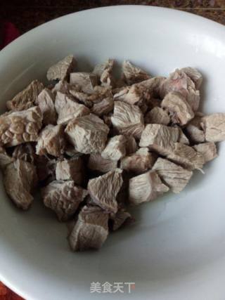 红烧牛肉的做法步骤：1